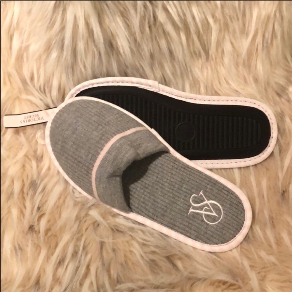 🆕 VS Comfy Slippers (again in stock) 😊